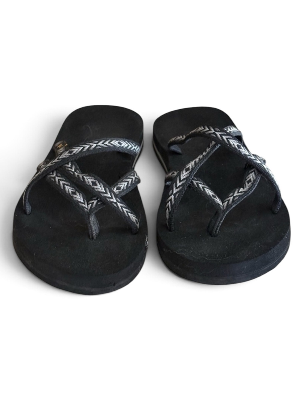 Teva Olowahu Black and White Chevron Pattern Sandal Flip-Flops